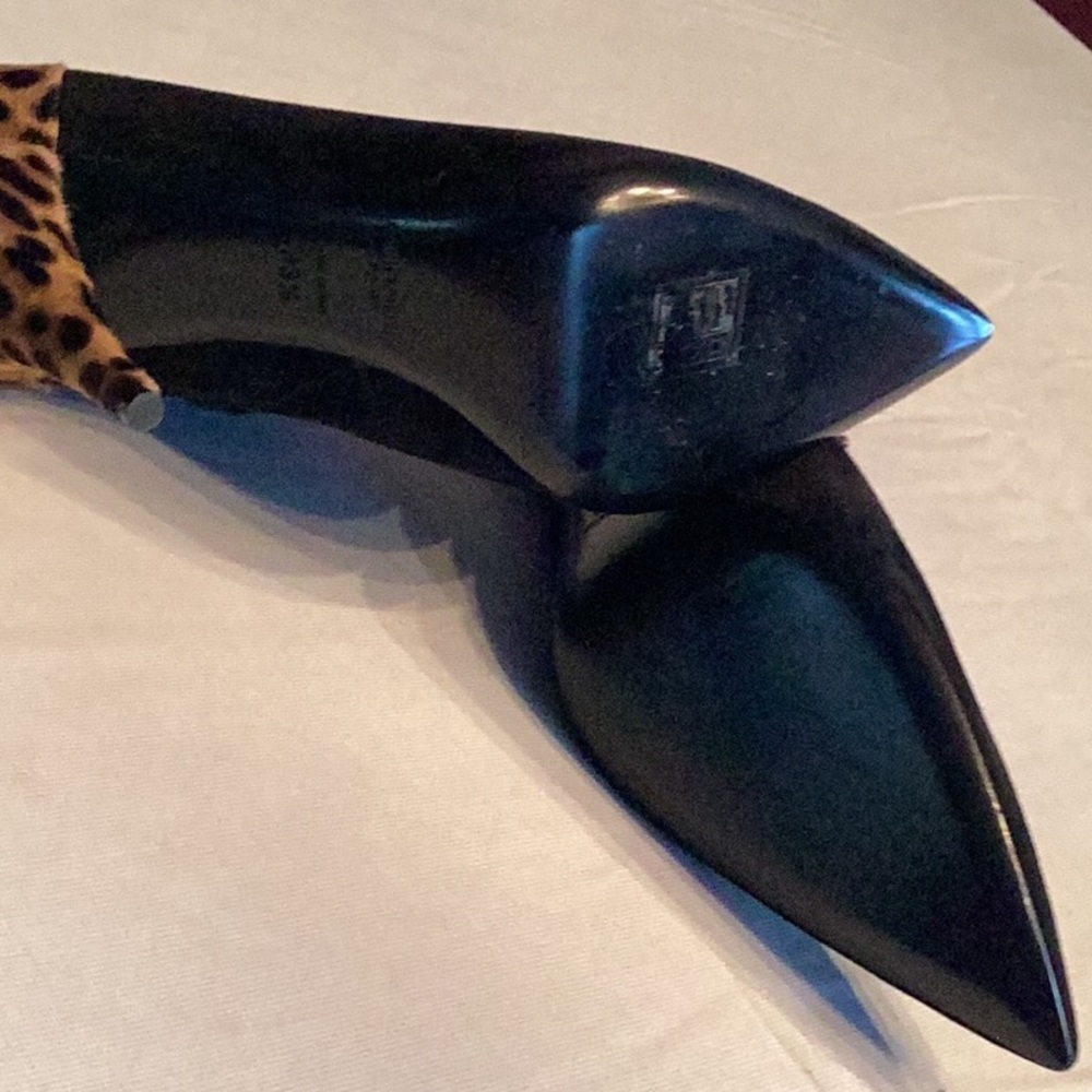 Never worn Saint Laurent suede booties - Picture 3 of 9
